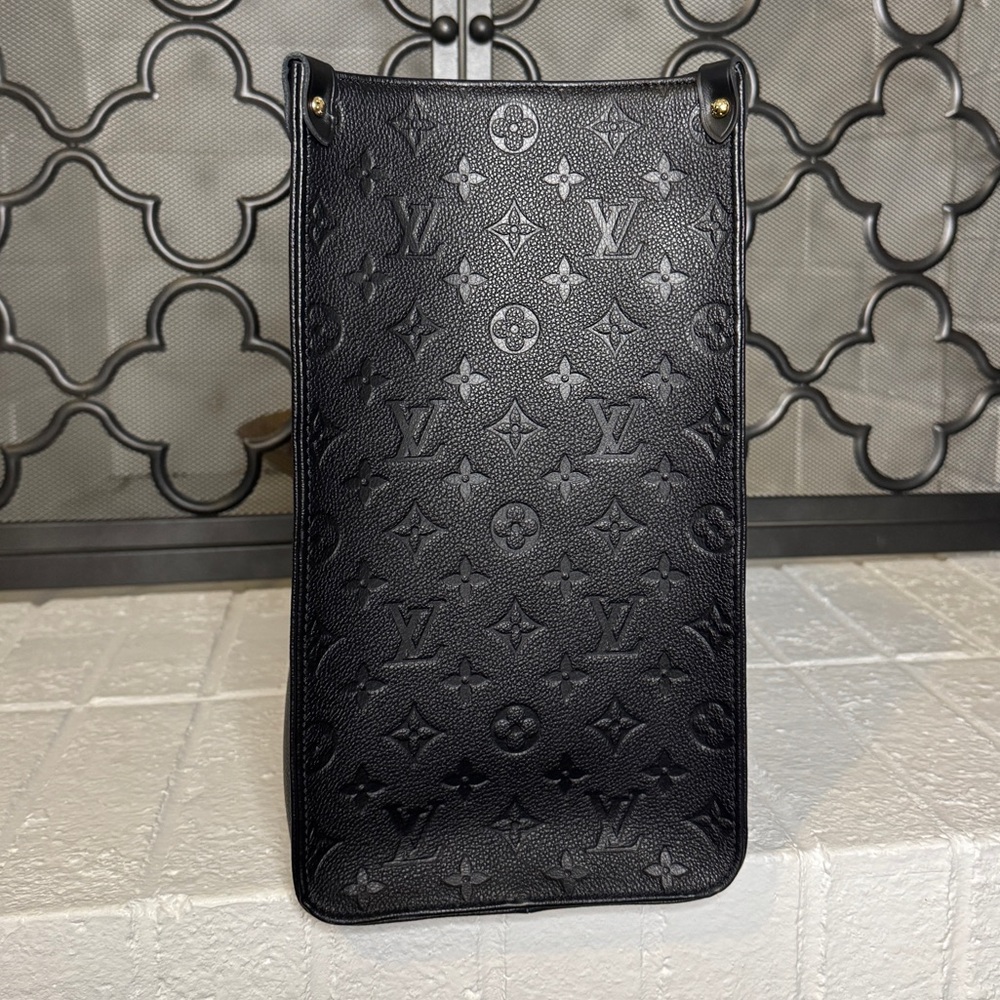 Louis Vuitton OnTheGo GM - Picture 4 of 11